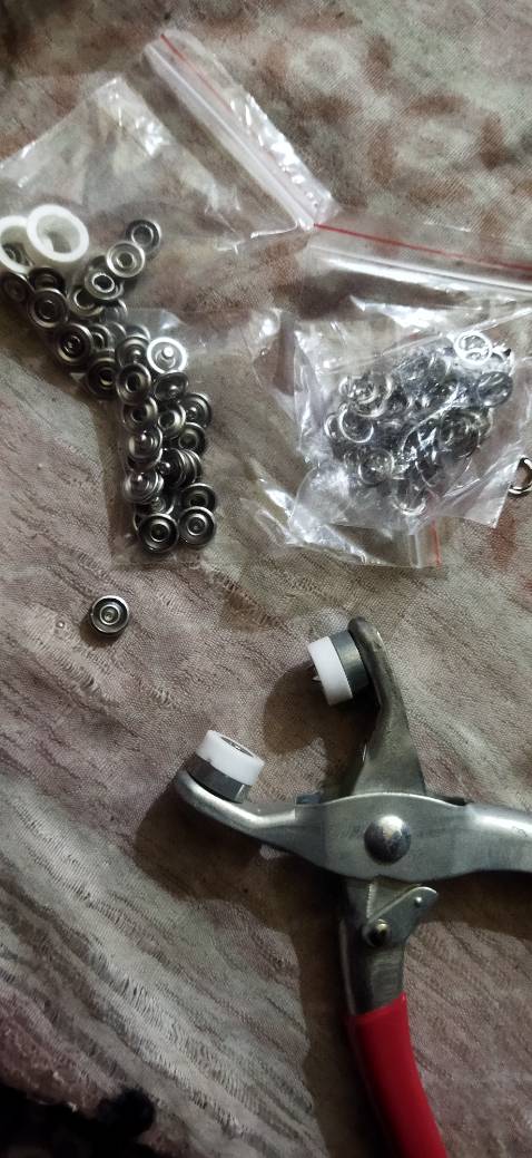 chán quá tệ. mất oan mẹ mấy chục ngìn.bấm 10 đc 1 cái. đụng cái là bung luôn. chỉ dùng đc cho đồ siêu mỏng