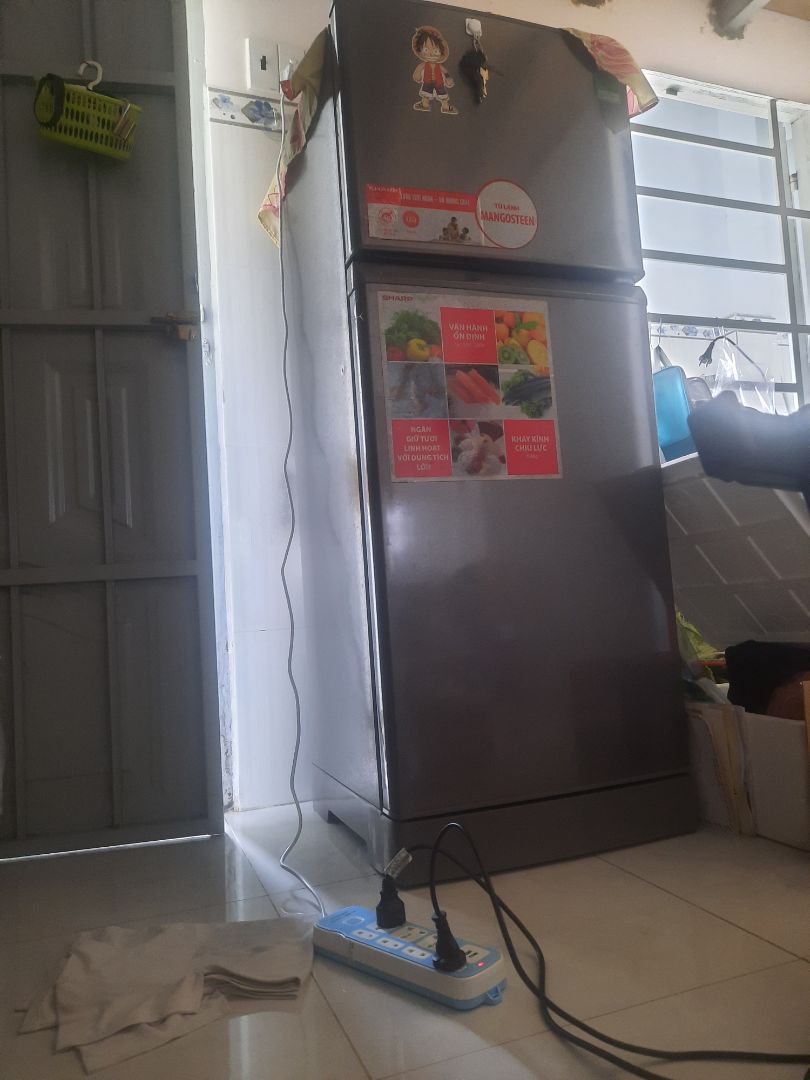 giao nhanh, đóng gói rất cẩn thận, tưởng gói hộp bự chứ ổ điện bình thường, thấy m.n cmt nói ổ bự cũng nghĩ k bự lắm, lúc khui ra hết hồn bự thiệt, cầm nặng tay luôn, ổ đẹp nhiều chỗ để cắm nhưng dây hơi ngắn