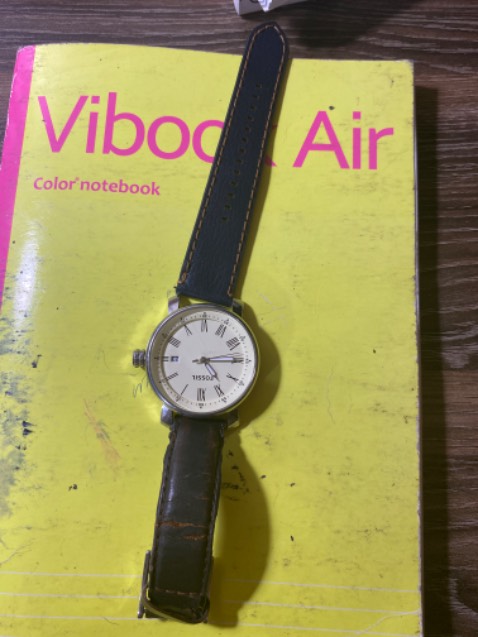 Gài không vừa dây của bạn to hơn đông hồ của mình .Cho mình đổi lại