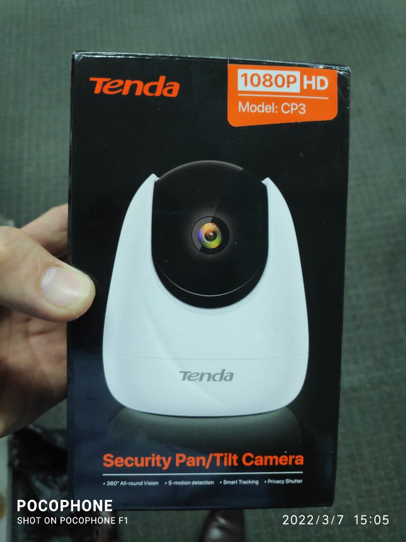 shop giao đúng hàng mô tả. hàng mới nguyên seal. đánh giá sơ bộ:
- camera hình ảnh sắc nét, quay độ phân giải HD
- phần mềm điều khiển dễ dùng, có khả năng quay quét 360 độ.
- có 4 đèn hồng ngoại, xem tối rõ nét phạm vi 3-5m. 
- kết nối dễ dàng, hơn hẳn EZViz. 
- nhược điểm: loa bé, mic thu âm không được tốt và rõ như Ezviz C6N (đã dùng) nên đàm thoại chỉ chơi chơi cho vui, nhưng với giá này thì quá ổn. 
- hàng Tenda thương hiệu chuyên về thiết bị mạng, có điều kiện sẽ mua thử camera Tenda CT6 quay ngoài trời.
Tóm lại, đáng đồng tiền bát gạo nhé.