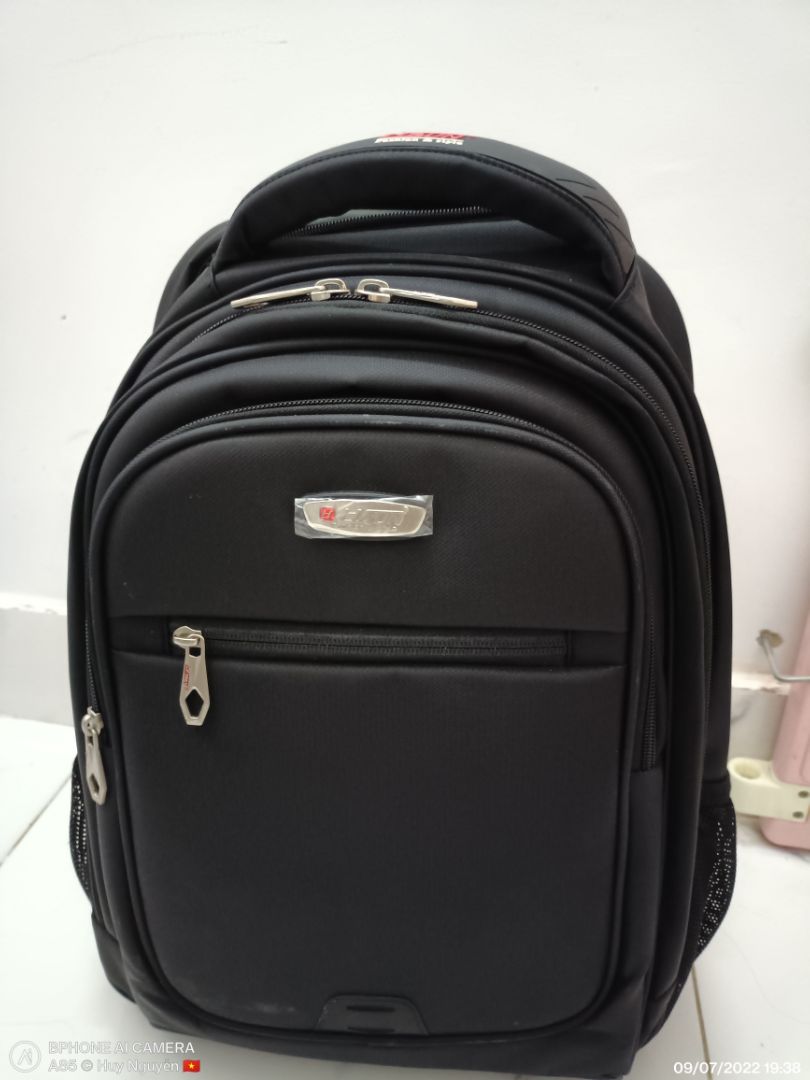 sản phẩm tốt so với giá tiền, balo khá to, đựng laptop rất êm và an toàn. dây đeo cảm thấy ưng ý, tiki giao hàng rất nhanh