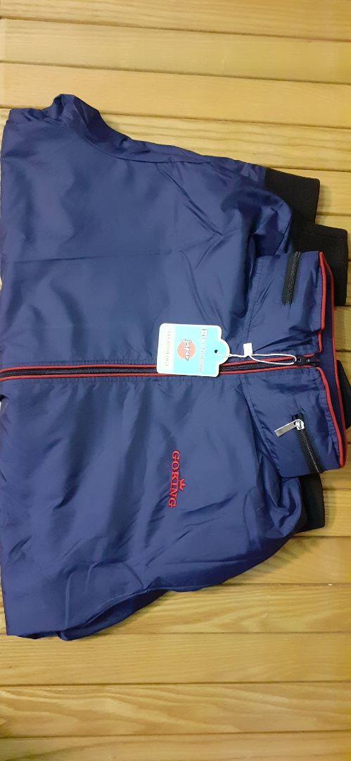 Cực kỳ hài lòng với sản phẩm của Goking, giao đúng size L, đúng mầu xanh Navy, mình mặc rất vừa và hài lòng,  shop đóng gói cẩn thận. Tiki giao hàng nhanh, chuẩn 5 sao