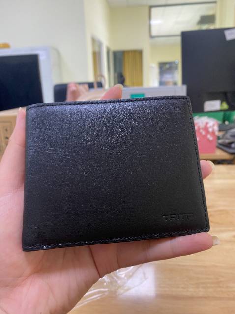 Ví đẹp gọn nhưng nhiều ngăn chất da thật rất ưng luôn ạ giá cả thì phải chăng nữa .... Thank shop ạ