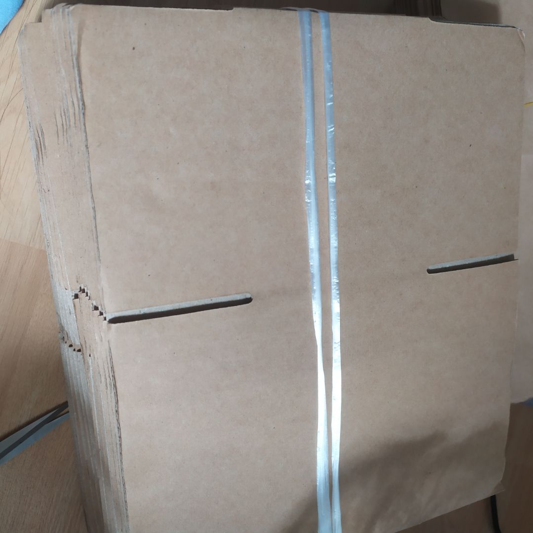 hộp nhỏ đúng size mình cần, giấy dày, shop gói hàng rất cẩn thận ^^ 👍👍👍