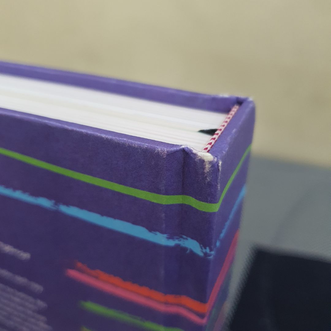 Giao hàng nhanh. Tuy nhiên sách bên trong nên được bao bọc 1 lớp giấy hay nilon mỏng  hoặc điều chỉ kích thước thùng vừa với sách, hoặc thêm foam tránh sách bị di chuyển bên trong khi giao hàng. Các đầu sách bị trầy khi nhận được.