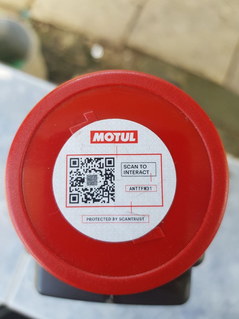 Giao hàng nhanh, đóng gói chắc chắn... sản phẩm uy tính nha mọi người. Quét QR check ok hẳn hoy. Còn chất lượng nhớt motul thì mình không phải bàn thêm nữa ha :)))