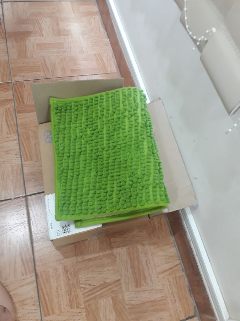 hi Tiki, tiki xem lại có giao đúng hàng cho mình ko nhé. sợi vải của thảm đâu phải loại này. sp ko hề giống hình ảnh. mình muốn trả hàng.