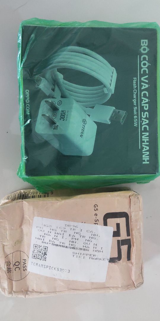 shop làm ăn *** đăng 1 đằng gửi 1 nẻo đả đảo bọn *** đảo tiki mà cx có bọn này 
ko thể chấp nhận đc thà ko đăng còn hơn thế mà tiki cx dám đăng cái loại shop này lên đc nhắc nhờ ae mấy bình luận trc có khả năng là do bọn này cài vào thôi chứ đừng mua sp j của shop này
THẾ MÀ DÁM GHI CHÍNH HÃNG OFFICAL
giấy đóng mà như bỏ hàng kệ khách thà ko giao còn hone mua về rõ tức