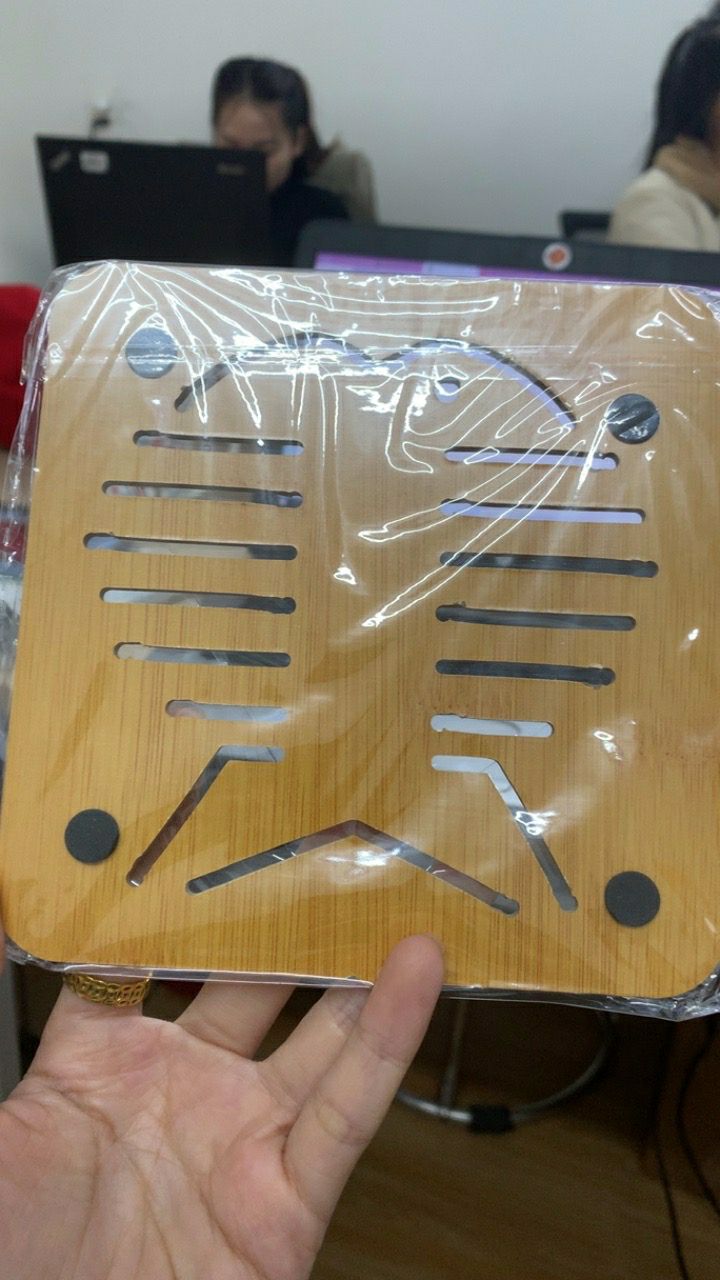 gỗ hoạ tiết đẹp, đế lót xinh lắm, shop phục vụ rất tốt