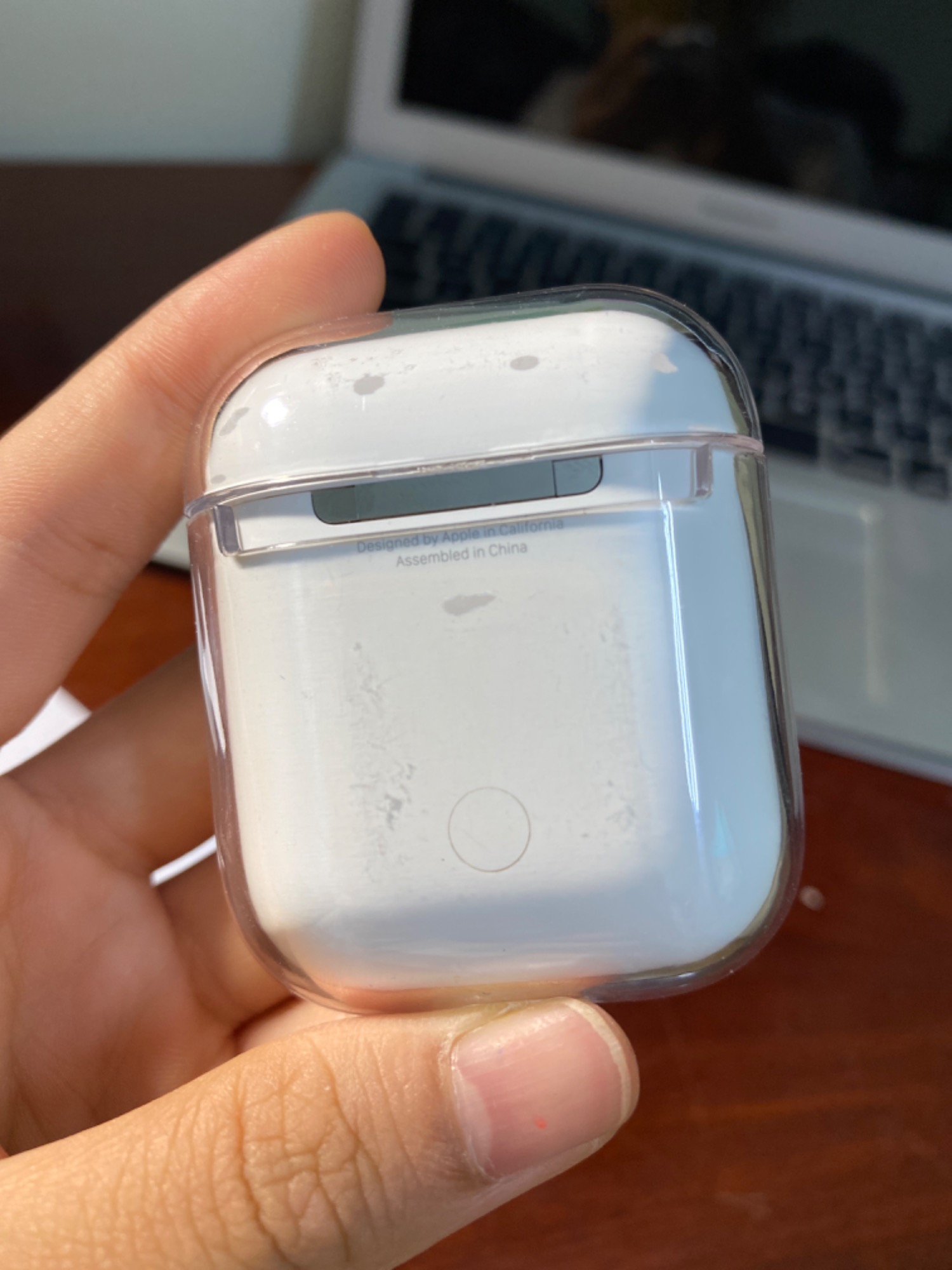 hmmm...... ốp bị xước, nhìn không mới ... hơi buồn xíu hmmm...... ốp bị xước, nhìn không mới ... hơi buồn xíu