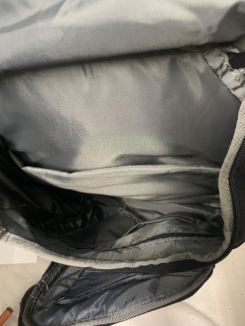 Ủng hộ hàng Việt Nam, chỉ có điều là balo hơi to so với mình, balo có mùi ẩm, shop nên thêm gói hút ẩm. Nếu có nhiều màu như màu pastel thì tuyệt vời.( vì mình không thích màu đen cho lắm) :(((