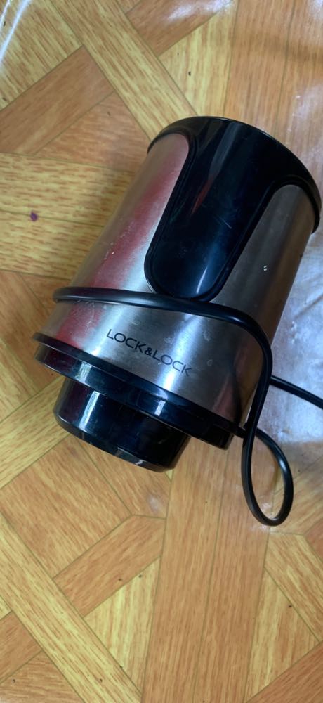 Mua xay dc 3 lần rồi,,,, giá 699k ngày 5/3/2022
Xay hơn nửa kí thịt Chút thôi,,,, bỏ nhiều nó chấy moter,,, nhớ cắt nhỏ thịt trước
xay giò -chả -nem nặng qua là cháy đó,,,,,,, thịt tươi-rau củ là ổn,,,, mà lưỡi dao bén dữ lắm coi chừng tiệng ngón ,, như phim lực dương😳

🥵 Bảo hảnh ở đâu? 
🥵 trước khi mua , không thể chat với shop - cửa hàng !
🥵 tiki hơi kém ! 
🥵