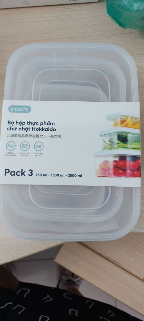 cho 2 sao vì đặt 2 bộ vuông màu xanh, thì giao 1 đúng, 1 giao hình chữ nhật. 2 bộ hình chữ nhật màu cam thì giao 1 chữ nhật trắng, 1 vuông xanh, 1 bộ ko có hộp, chán