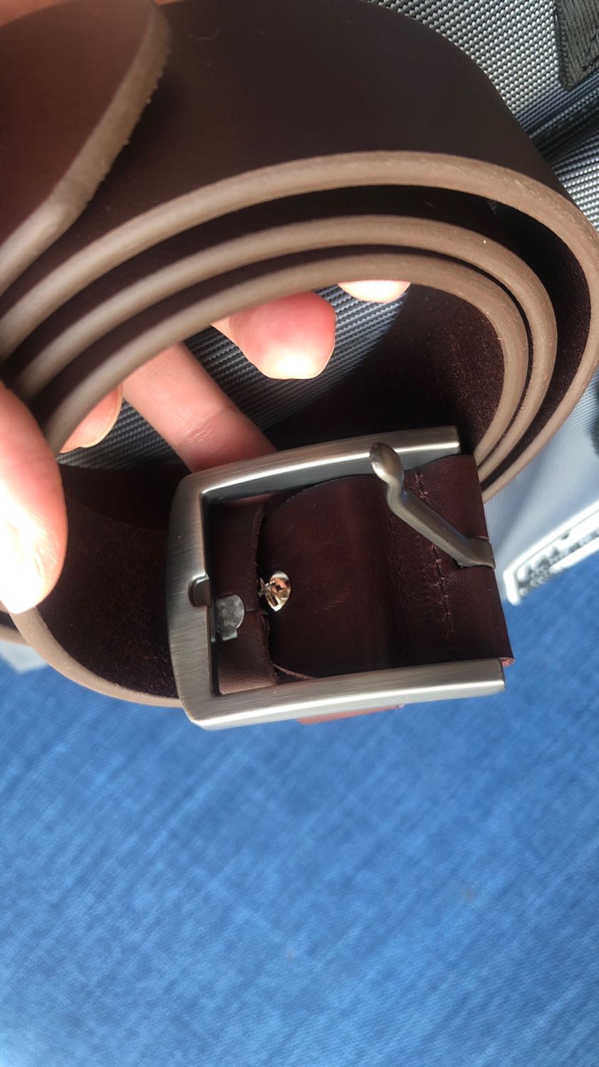 Dây đẹp, màu nâu chuẩn kg bị già. Hơi rộng nên phải làm thêm lỗ. Sẽ ủng hộ đợt sau