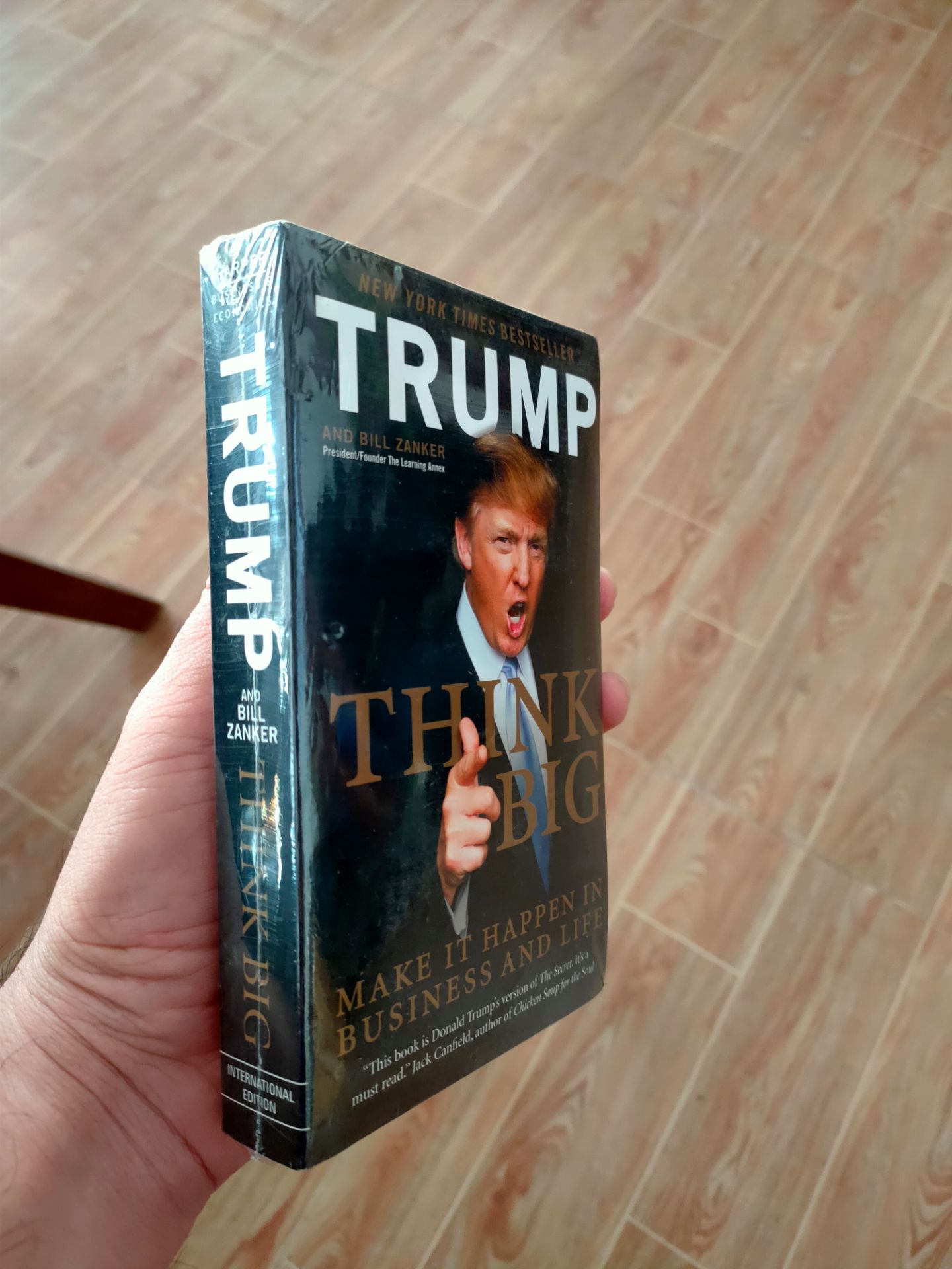 Tiki giao sách đúng hẹn. 
Bao kỹ, sách nhỏ gọn