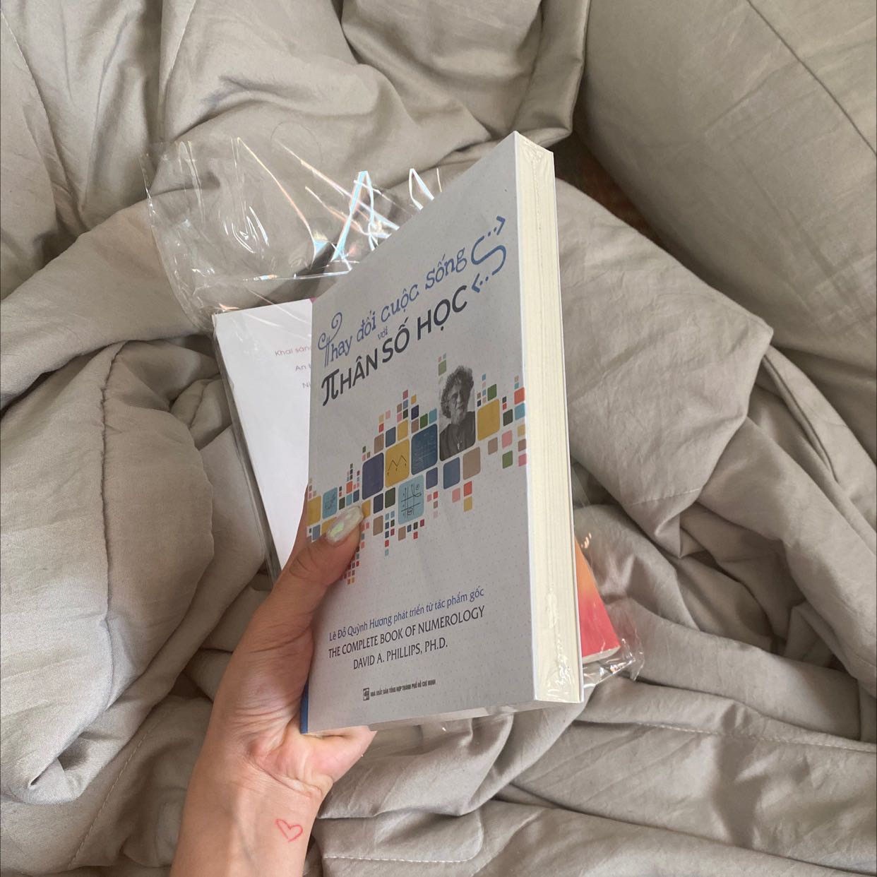 nhân viên dễ thương
đóng gói hàng kĩ lưỡng
đã từng mua phải sách giả nên quay lại chọn tiki