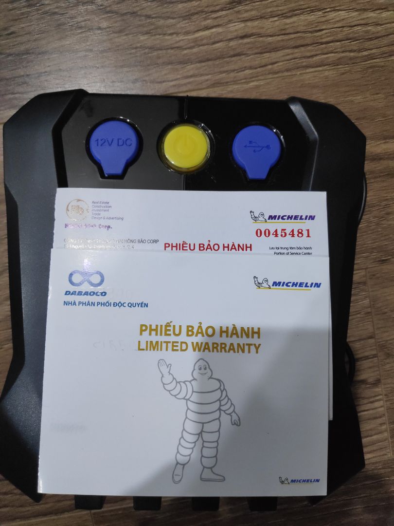 Hàng giao nhanh hơn dự kiến, đầy đủ phụ kiện. Tuy nhiên, trong sách hướng dẫn có ghi công suất tối đa là 120W nhưng trong mô tả sản phẩm trên web lại ghi 180W.