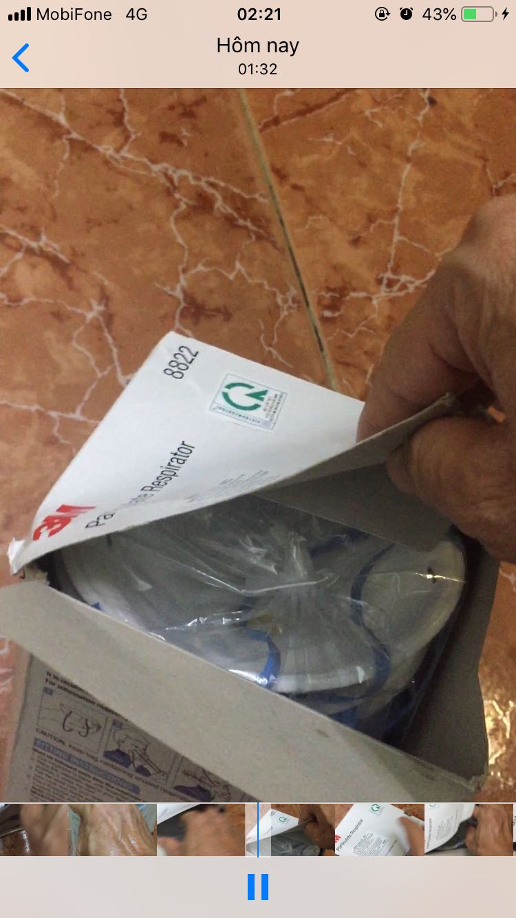 Tem dán bên hông kg dán ngay giữa?
Có người đả mở hộp !
Vậy sao biết hàng bên trong thật hay giả shop.
Chưa xài thử, tạm đánh giá 4 sao