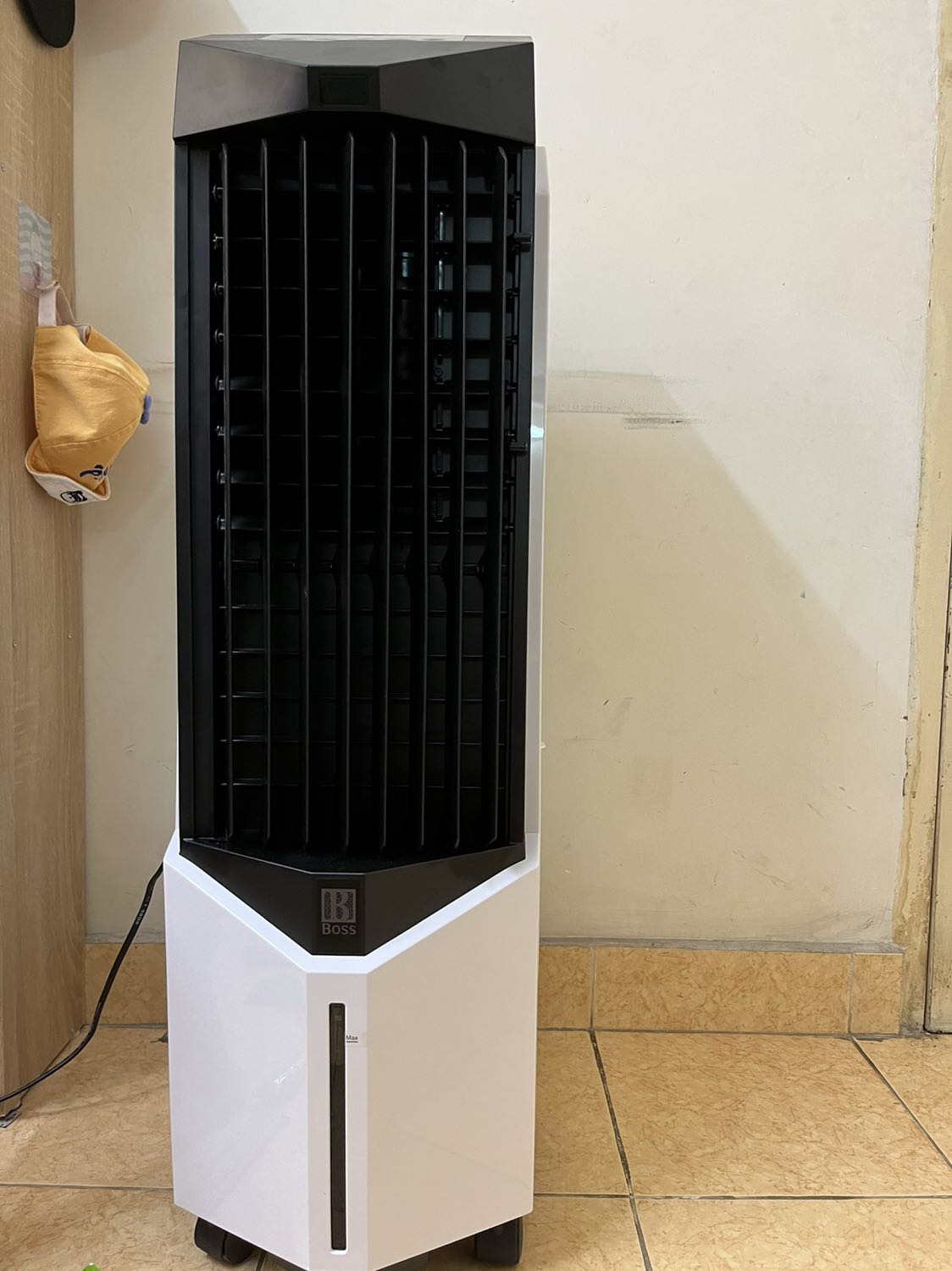 Máy chạy ổn và rất mát. Kiểu dáng thẩm mỹ. Mình đã sử dụng được 1 tuần. Rất hài lòng với sản phẩm quạt nước này nha cả nhà.