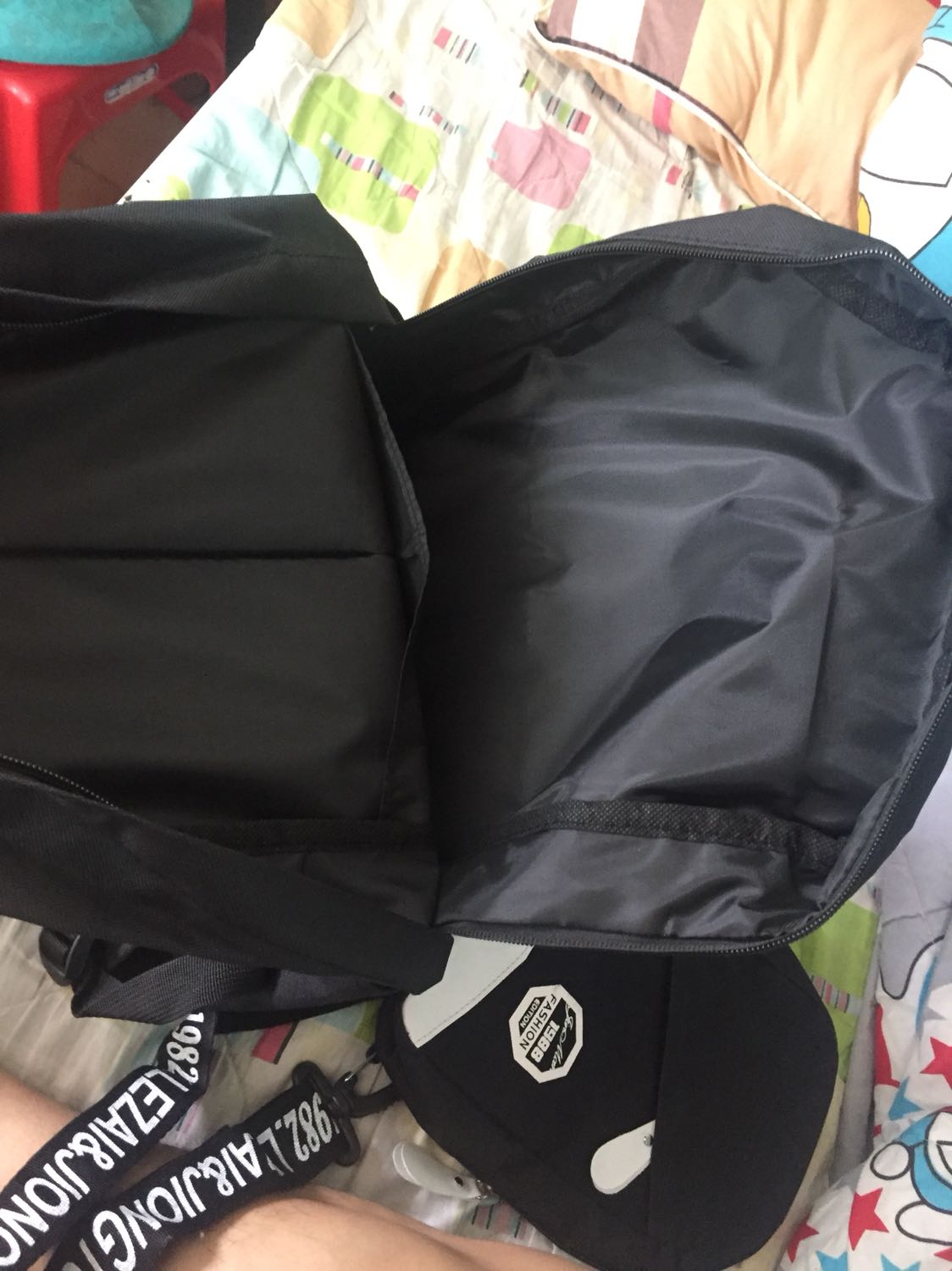 Chất lượng khá là ok với mức giá. Đúng kiểu dáng đã đặt. Em cho 4 sao còn sao thứ 5 là em đánh giá đội ngũ giao hàng tốt và rất nhanh chóng. Đặt hàng thứ 2 hẹn thứ 6 lấy mà thứ 4 đax có hàng. Em rất cramr ơn shop ạ