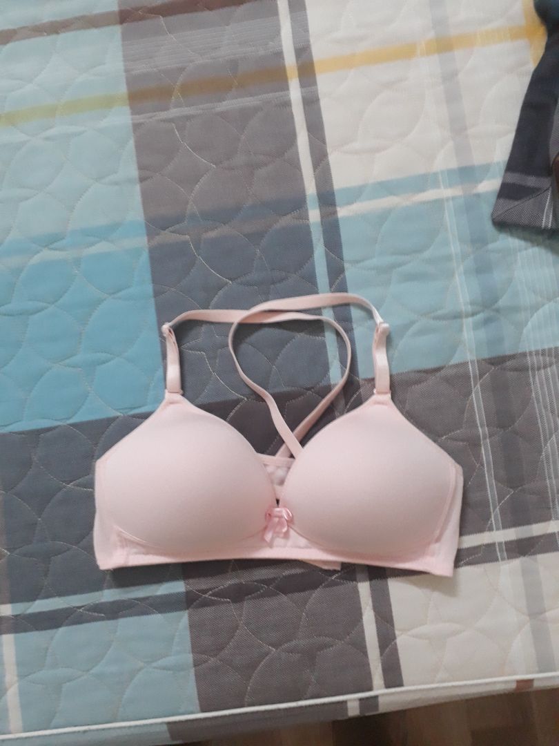 Size 36A mặc vừa in. Áo ngoài đẹp hơn trong hình nha, mút mỏng.