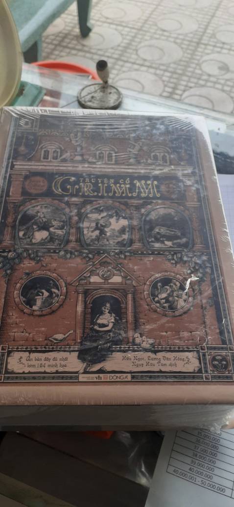 mê truyện cổ của ae nhà grimm lâu lắm r cũng có một cuốn nhưng chưa đủ bộ nay mới đc rinh trọn về
• Bìa đẹp
• sách ko bị defect, theo cá nhân thấy thì gói cũng cẩn thận