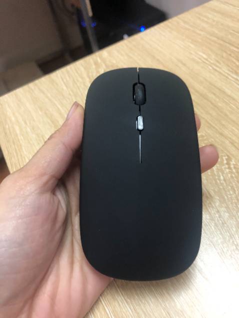 Giao hàng nhanh chóng, đóng gói kĩ.  Sản phẩm nhận được y hình chuột đầy đủ phụ kiện, đẹp, cầm rất thích  chuột chạy êm, tiếng nhỏ ko có tiếng lách tách
quá rẻ cho 1 siêu phẩm