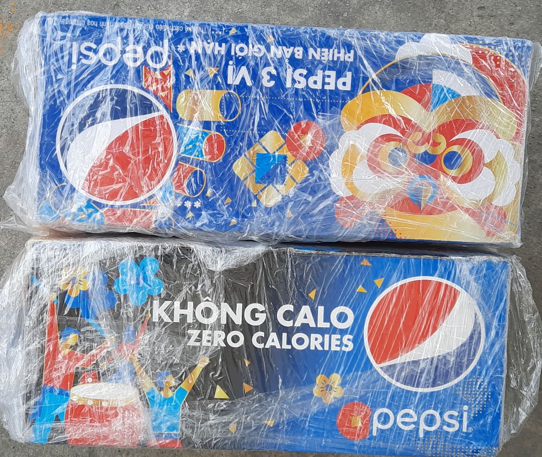 Đóng gói cẩn thận, giao hàng nhanh, hôm qua đặt, hôm nay nhận được hàng, hàng chất lượng pepsi phiên bản giới hạn được tặng kèm lốc trà ô long nữa. Rất tuyệt vời
