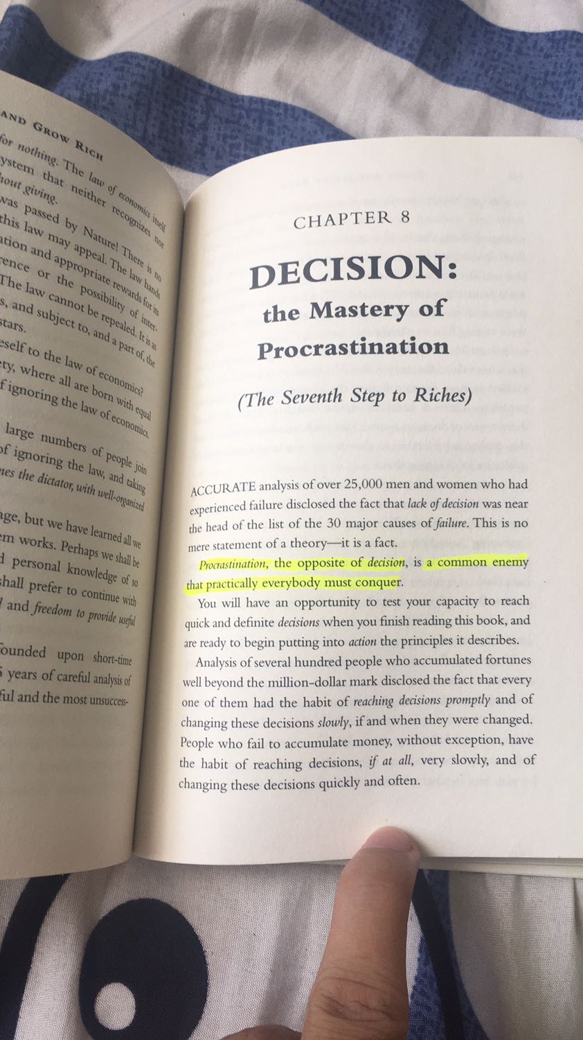 Sách hay, chất lượng bìa và giấy rất tốt, bìa được bọc ngoài lớp ni lông rất chặt. Hình như sách nhập khẩu, mức giá này là quá ok cho giá trị cuốn sách mang lại!
Nội dung sách: Sách này ko chỉ dành cho những ai muốn làm giàu, nó còn là cuốn self-help đầy tâm huyết của Napoleon Hill khi giành phần lớn thời gian trẻ của mình để nghiên cứu những người thành công nhất nước Mỹ (don't take it for granted!). Do vậy, cuốn sách hầu như đã cover hết insight cốt lõi của self-help nói chung.
Đọc bản tiếng Anh thực sự tuyệt hơn nhiều so với bản tiếng Việt, mình đã đọc bản tiếng Việt nhưng thực sự nó không ngấm như bản tiếng Anh này.
Mong các bạn đọc được sẽ thành công và tràn đầy sức khoẻ.! 
Godbless!