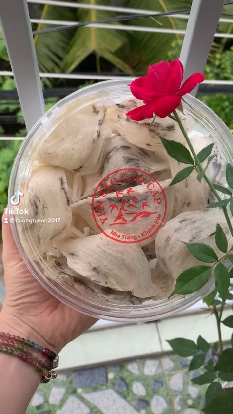 Mùi tanh chắc là chuẩn. Cũng may bé chịu uống. Hi vọng hàng chuẩn Úc Mùi tanh chắc là chuẩn. Cũng may bé chịu uống. Hi vọng hàng chuẩn Úc