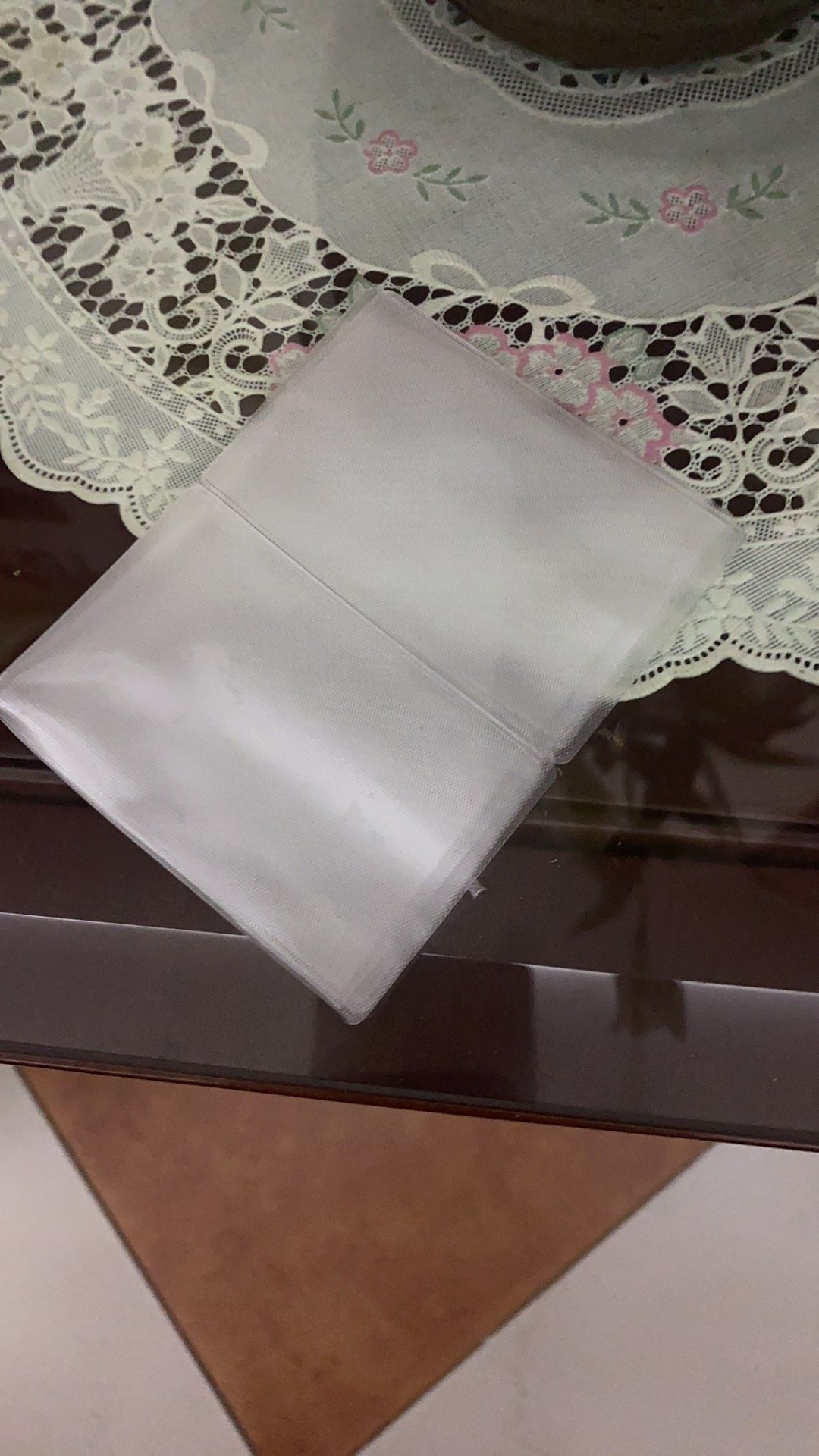 giao hàng nhanh, túi dày dặn, đẹp vừa với thẻ. nên mua ạ giao hàng nhanh, túi dày dặn, đẹp vừa với thẻ. nên mua ạ