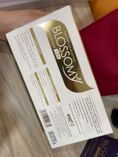 Biết tới loại Blossomy Yến này qua chị Hannah nên canh sale mua dùng thử, uống tới hộp t3 r thấy khỏe ng lắm, dưỡng da mà thấy da sáng vs mịn hơn hẳn luôn ý