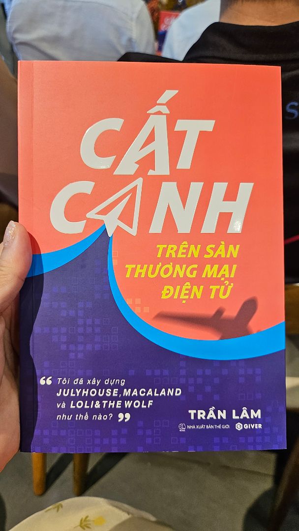 Tiki Now giao hàng cực nhanh, nhân viên thân thiện. 1 quyển sách với nội dung hay, hấp dẫn. Rất đáng để mua và học hỏi kinh nghiệm từ tác giả để bắt đầu kinh doanh trên sàn TMĐT