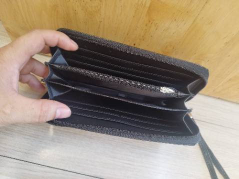 Ví đẹp da tốt nhiều ngăn rất tiện ..... Cảm ơn shop nhìu