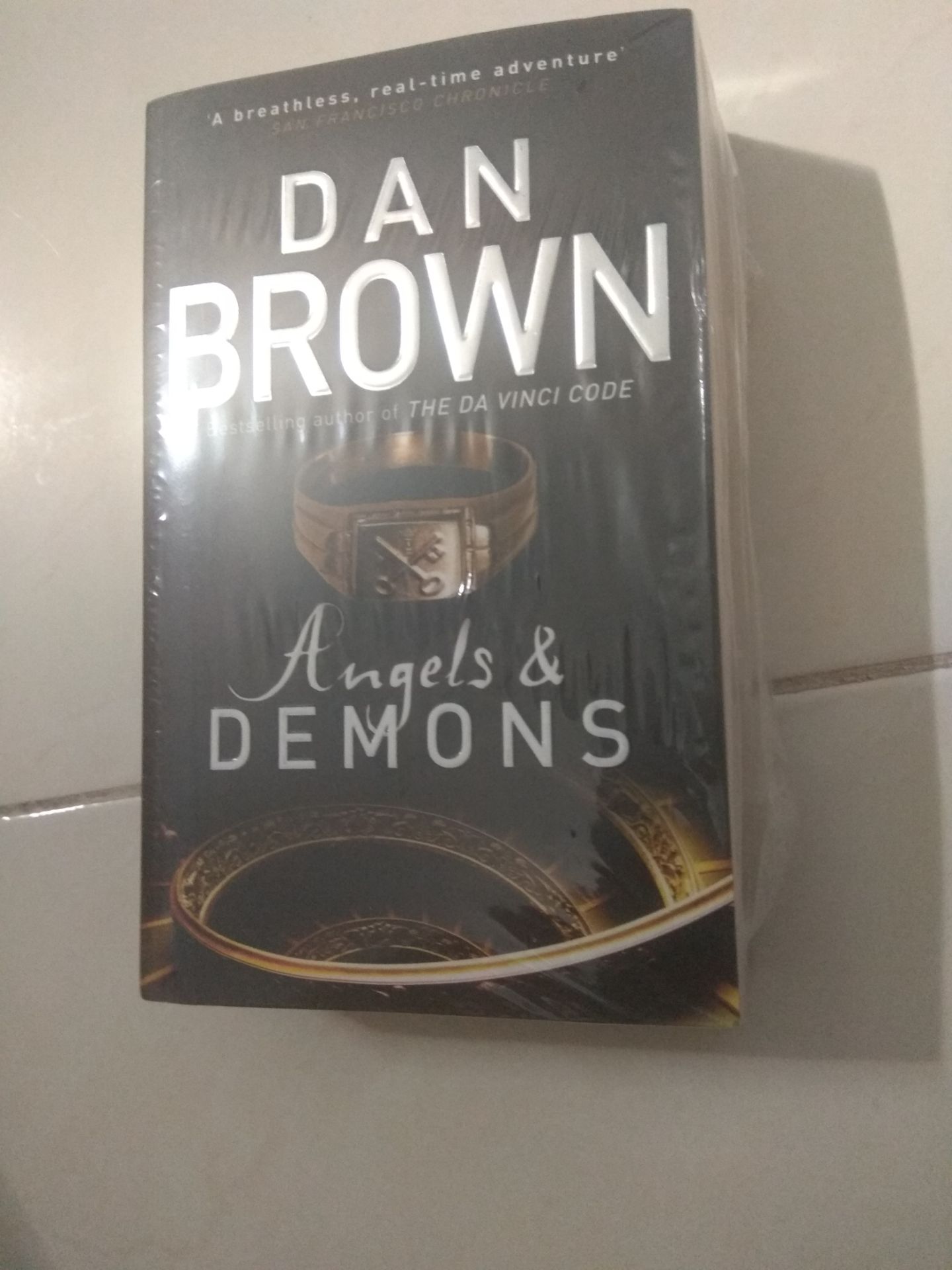 Fahasa giao hàng khá nhanh, 2 ngày đã tới nơi, sách được đóng gói rất kỹ