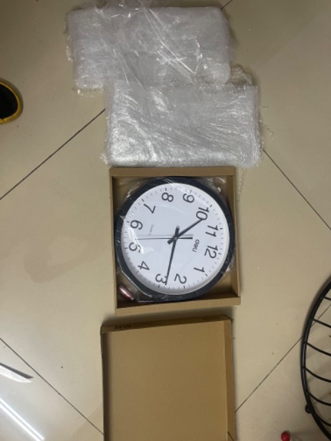 Đồng hồ đúng như hình. Chạy êm, không tiếng động Đồng hồ đúng như hình. Chạy êm, không tiếng động