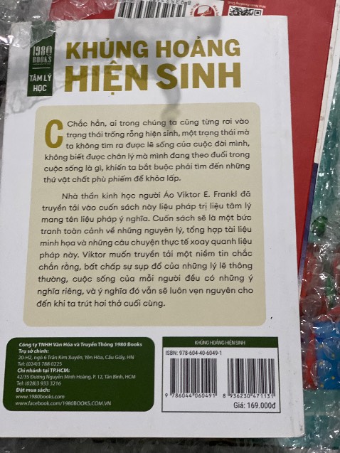 Shipper giao hàng nhanh, sách được đóng gói cẩn thận
Về nội dung: mình thấy nội dung khá khó hiểu, trừu tượng, tác giả không những đề cập đến xã hội học, liệu pháp ý nghĩa... mà còn đề cập đến những nội dung khác nữa.
Mình nghĩ người đọc cần đọc thêm những sách khác cùng chủ đề để hiểu rõ hơn.