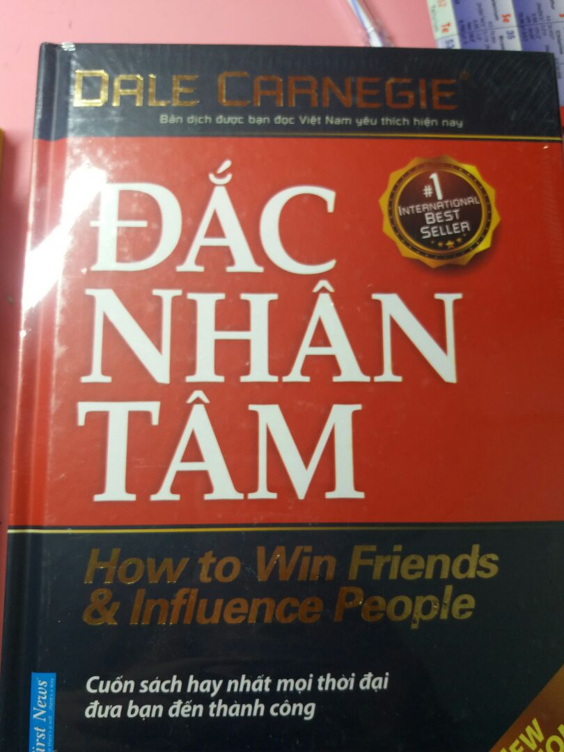 Từ trc đến giờ mình ch bh tin tưởng khi mua ở tiki hay ***. Đây là lần đầu tiên mình đặt hàng ở tiki và đúng là không làm mình thất vọng. sách rất chất lượng, mình mua hẳn 1 lúc 5 quyển, còn 1 quyển "tuổi trẻ đáng giá bao nhiêu" cho con bạn mượn rùi. Đắc nhân tâm có bọc giấy bóng bên ngoài đoàng hoàng, shop rất uy tín và cẩn thận! ??