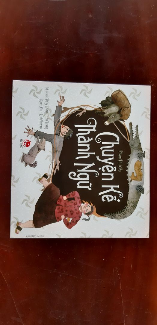 Sách hình vuông, đẹp, chắc chắn. Nội dung giải thích dễ hiểu, hình ảnh sinh động đẹp mắt, phù hợp các bé.