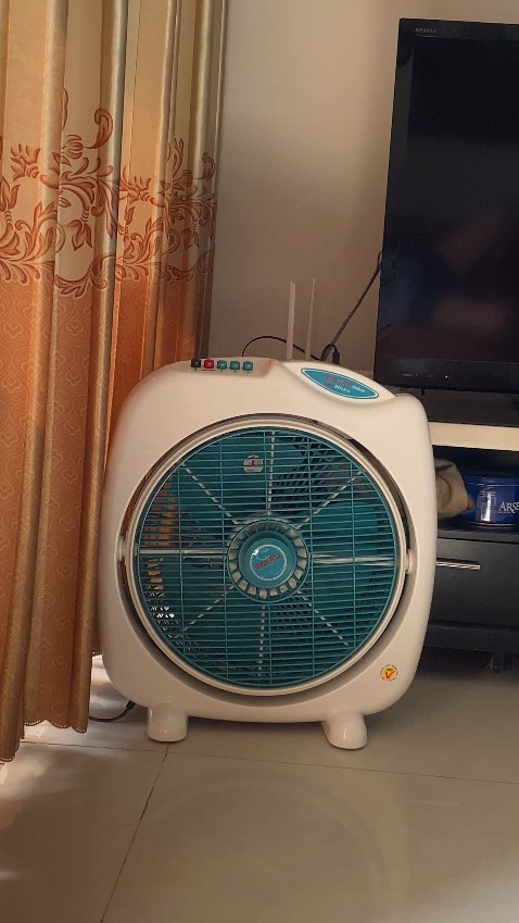 Giao hàng nhanh, shop cho kiểm tra hàng trước khi thanh toán. Quạt gió tốt mỗi tội hơi ồn , không được êm . Giao hàng nhanh, shop cho kiểm tra hàng trước khi thanh toán. Quạt gió tốt mỗi tội hơi ồn , không được êm .