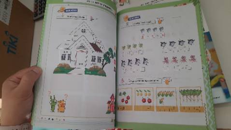 Sách nguyên vẹn góc gáy, bìa và các trang còn mới nguyên. Các trang đều có minh họa hình ảnh màu sắc đẹp, thu hút với trẻ em.
Tập 3 này nâng cao độ khó hơn so vói tập 1 và 2. Sách bắt đầu hướng dẫn trẻ về cách thêm bớt trong phạm vi 5 số, tập thống kê qua đếm những con vật và đồ vật quen thuộc. Ngoài 20 chương luyện tính toán, sách còn có 1 chương dành cho cha mẹ kiểm tra kiến thức của trẻ, và 1 trang sticker để trẻ dùng cho sáng tạo nữa.