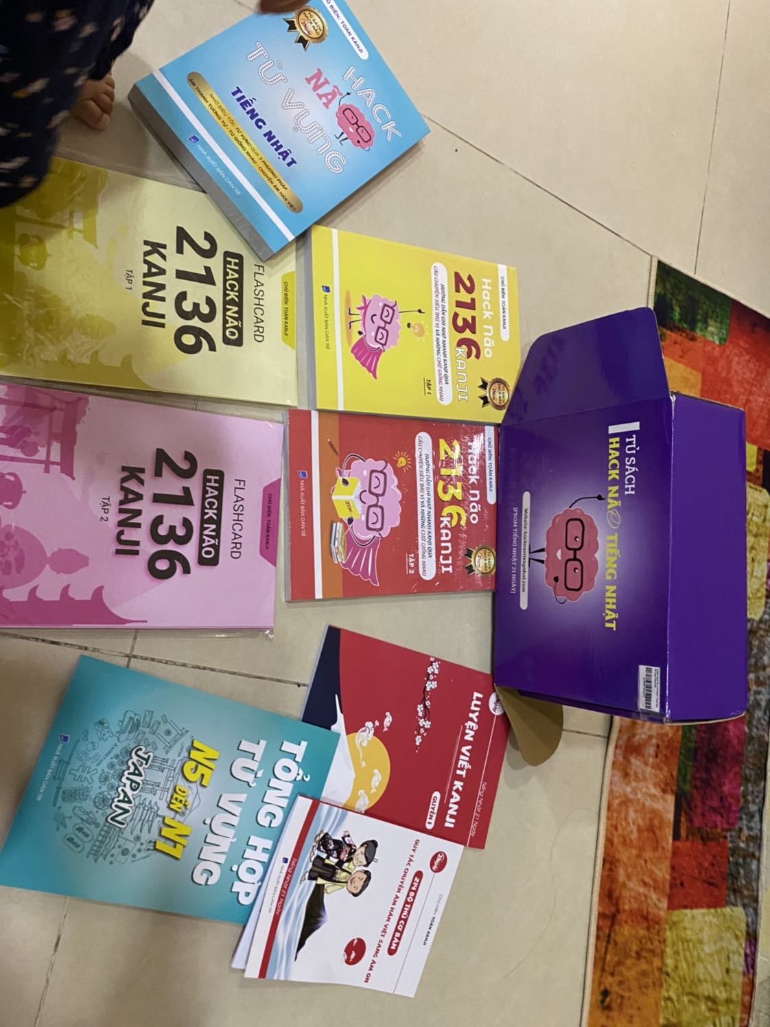 Bộ sách quá tâm huyết cho đứa lười và k có khả năng học Kanji như mình! Hẹn vài tháng nữa review kết quả học hành của mình nha Bộ sách quá tâm huyết cho đứa lười và k có khả năng học Kanji như mình! Hẹn vài tháng nữa review kết quả học hành của mình nha