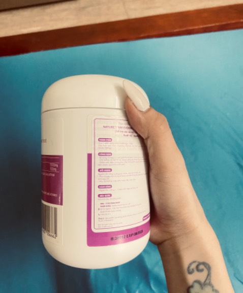 kết cấu nắp hộp rất lỏng lẻo không chắc chắn, chữ thì mờ. rất giống hàng fake 80%
mình không tin tưởng sản phẩm mua lần này
mọi người cẩn thận khi mua hàng