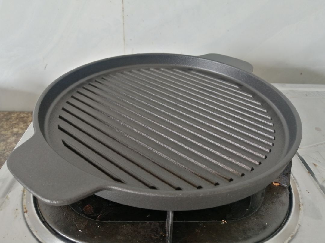 Shop gói hàng cẩn thận. Giao hàng nhanh. Nhân viên thân thiện. Hàng nhìn đẹp, như hình quảng cáo. Mình chưa dùng thử nhưng nhìn chung hài lòng. Cảm ơn shop và Tiki.