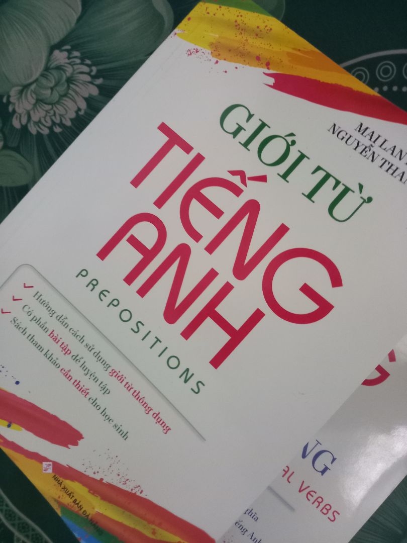 Sách mới, giấy mịn và thơm. Nội dung rõ ràng, hay, phù hợp cho học sinh lẫn sinh viên, mọi người có nhu cầu cải thiện tiếng anh, ôn luyện toeic,... Sách mới, giấy mịn và thơm. Nội dung rõ ràng, hay, phù hợp cho học sinh lẫn sinh viên, mọi người có nhu cầu cải thiện tiếng anh, ôn luyện toeic,...