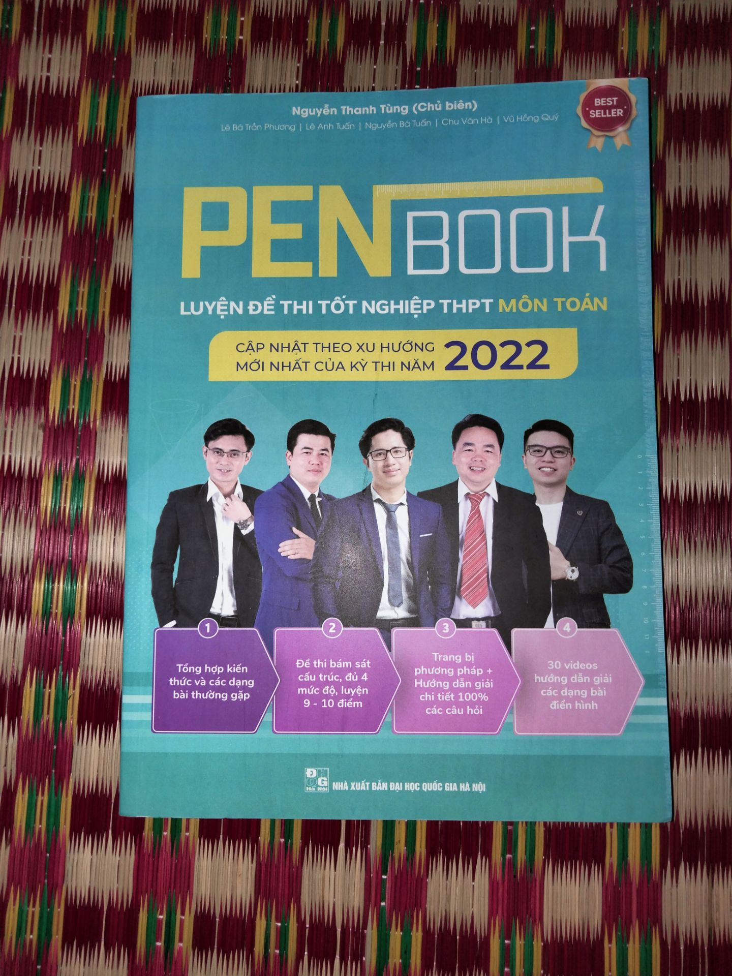 Sách giao rất nhanh , nhanh hơn dự kiến hàng giao về chỉ 2 ngày , mở ra thì sách khá đẹp nôi dung sẽ check từ từ , thiết kế khoa học, thich mùi sách mới cầm khá chắc tay và rất đáng tiền bỏ ra nha 💕💕💕💕💕