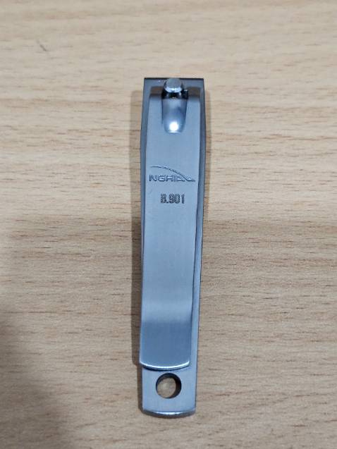 Chất liệu thép bền bỉ, cứng cáp, sắt bén nên cắt dễ dàng