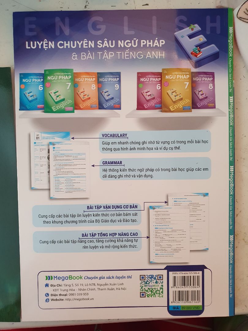 Sách có nội dung của sgk tiếng anh mới, hơi tiếc vì mình học chương trình cũ. Nhưng mà sách có đầy đủ từ vựng, ngữ pháp, bài tập và đáp án nên rất dễ hiểu.