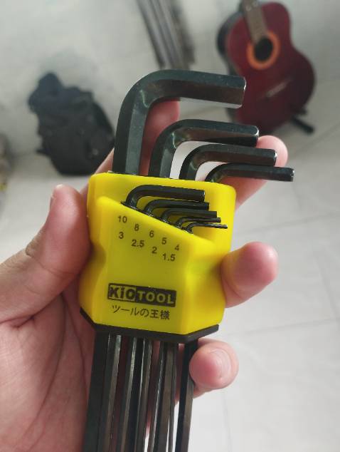 Cầm nắm chắc tay, dùng tốt.