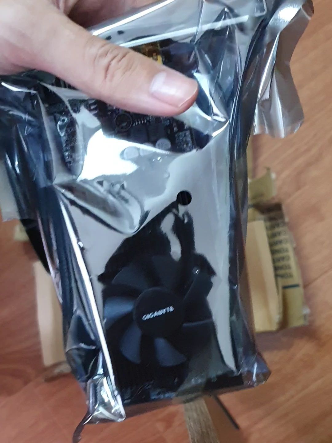 Sản phẩm mới, tốt, giao hàng nhanh.
Tuy nhiên hàng dễ vỡ mà đóng gói sơ sài.